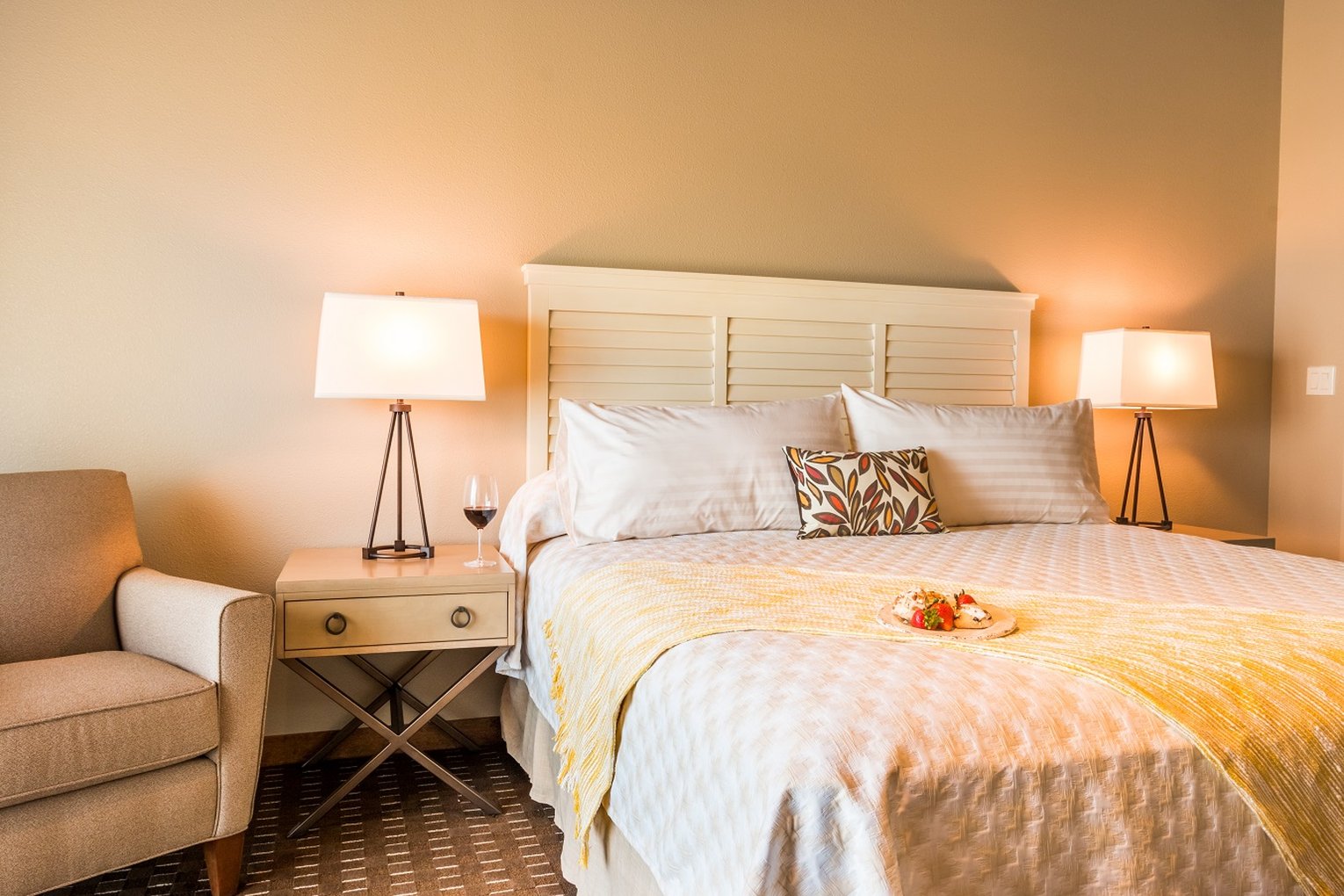 Room, King Bed, River Front