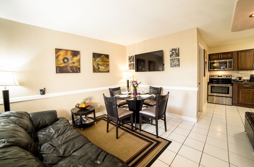 Sheridan Suites Apartment Hotel 45/69