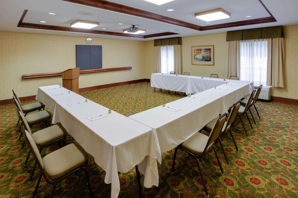 Hampton Inn Auburn Ma 31/36