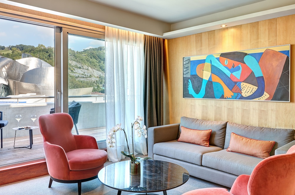 The Artist Grand Hotel of Art 52/74