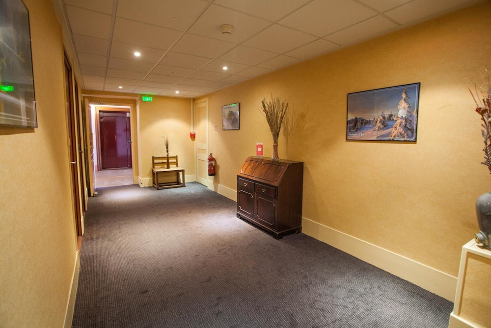 LOGIS HOTEL AU TERMINUS 6/45