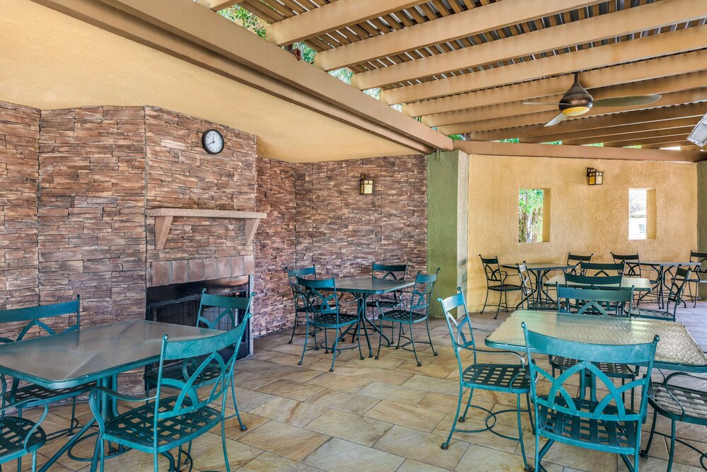 Best Western Inn At Palm Springs 27/47