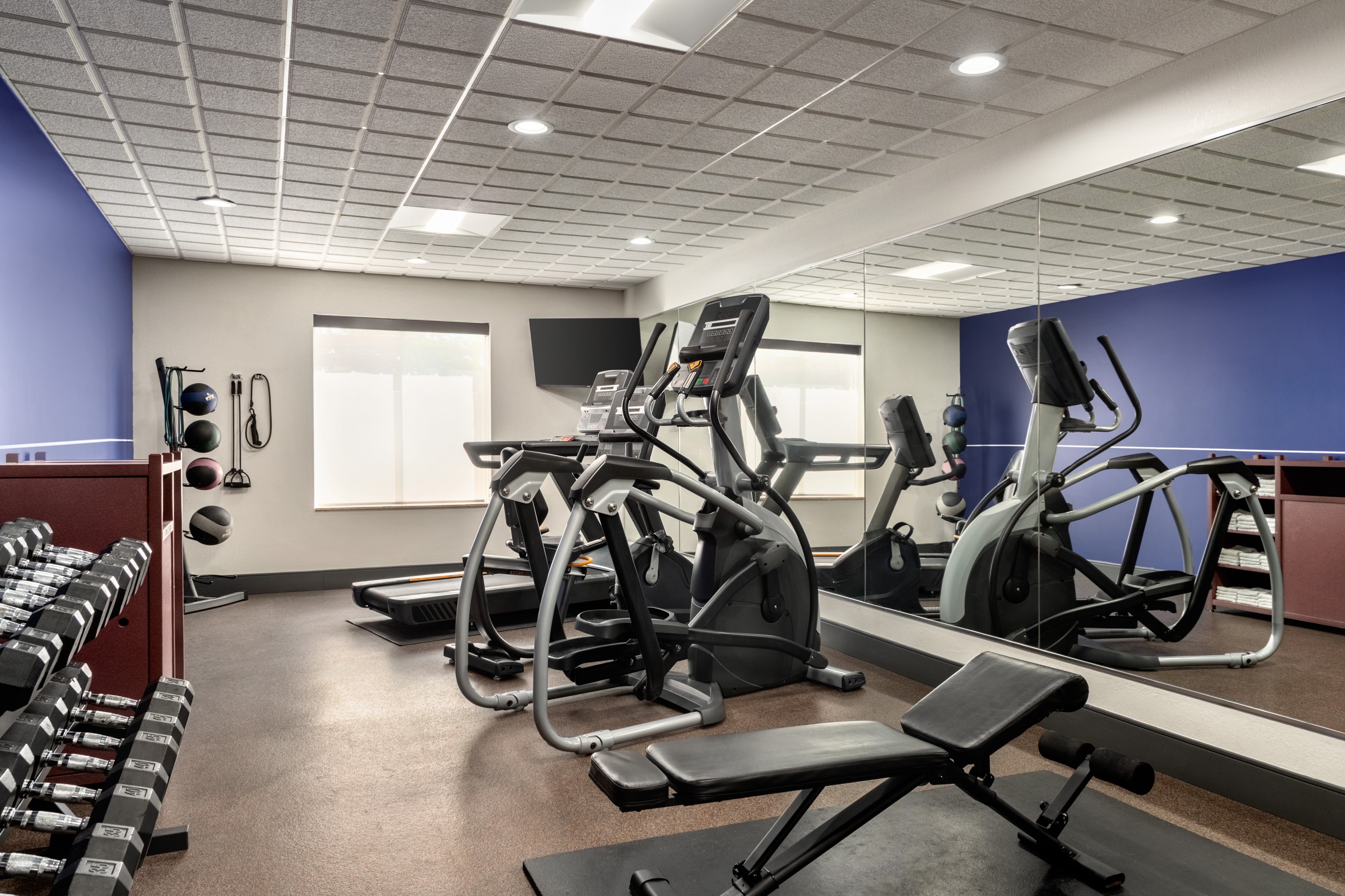 Holiday Inn Express & Suites New Martinsville 44/73