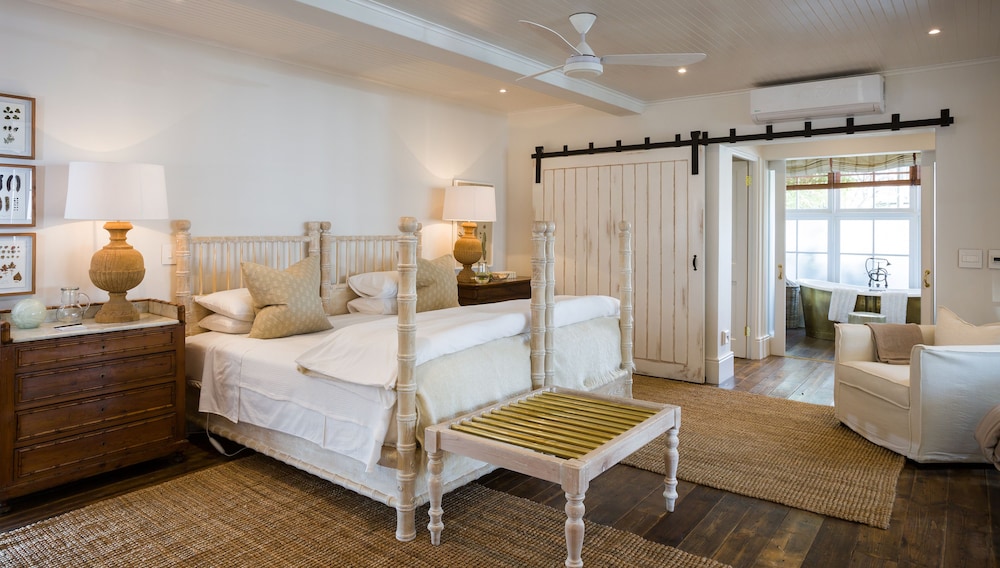 Akademie Street Guesthouses 30/50