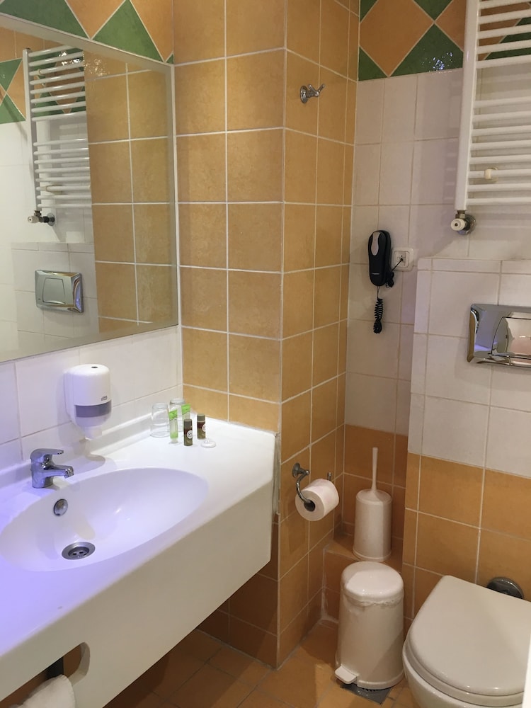 Athina Airport Hotel 7/67