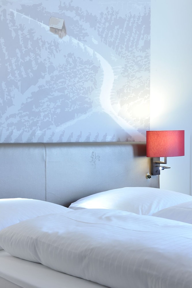 Suite, King Bed, Sofa, Sauna