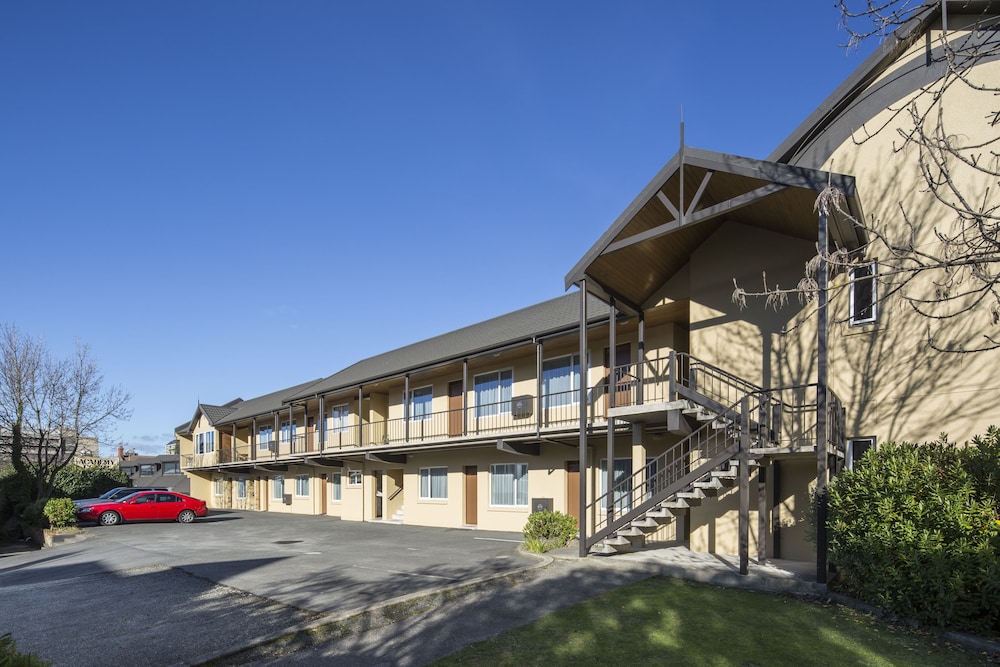 ASURE Dunedin Academy Court Motels 58/66