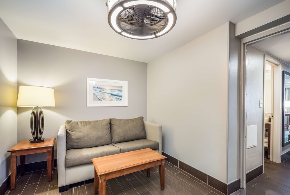 Country Inn & Suites by Radisson, Virginia Beach (Oceanfront) 27/35