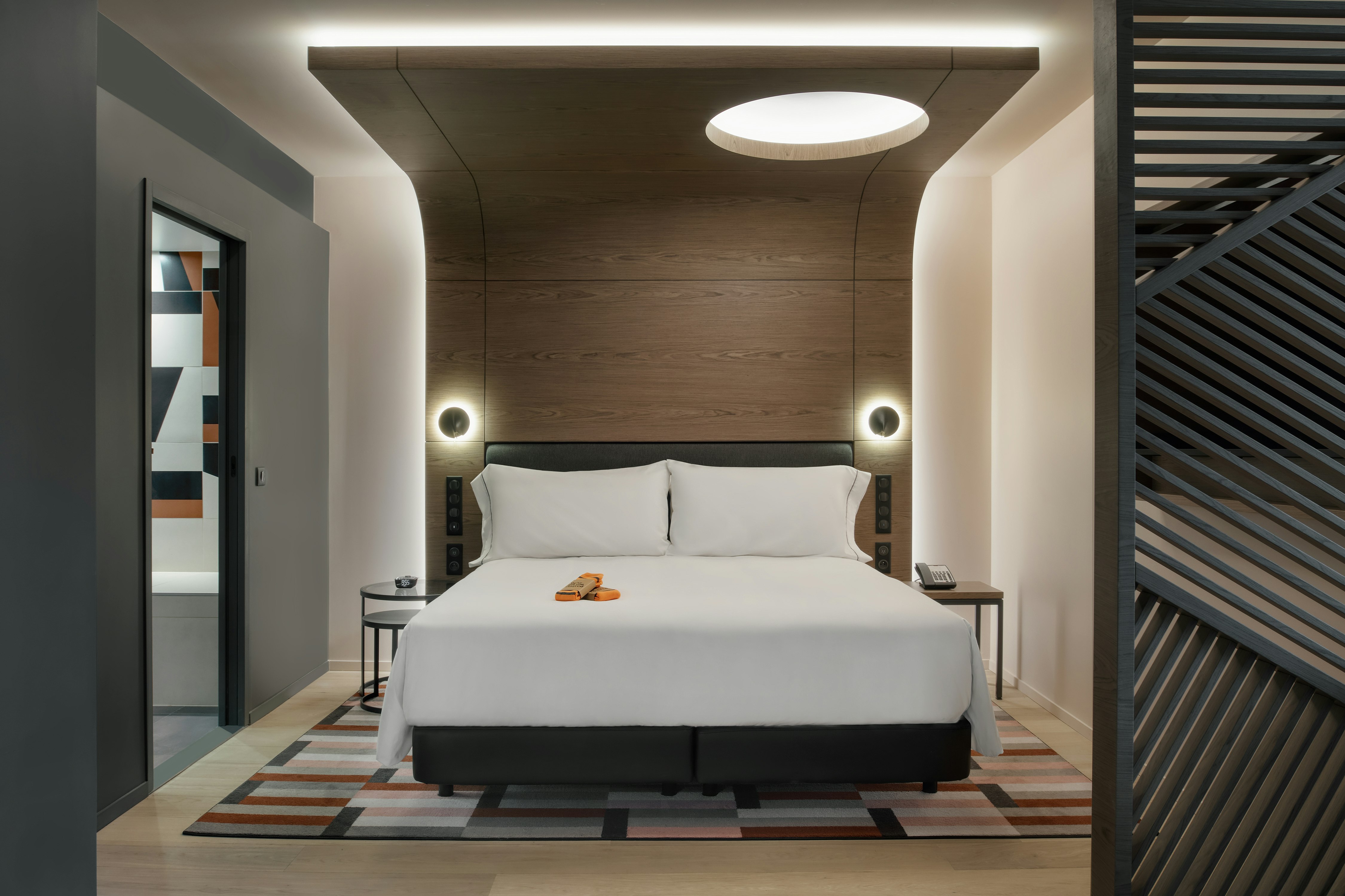 Junior Suite, King Bed, with View