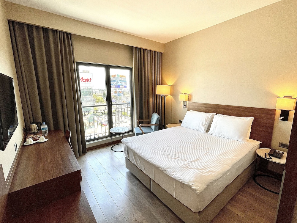 Turkmen Riverside Hotel 15/37