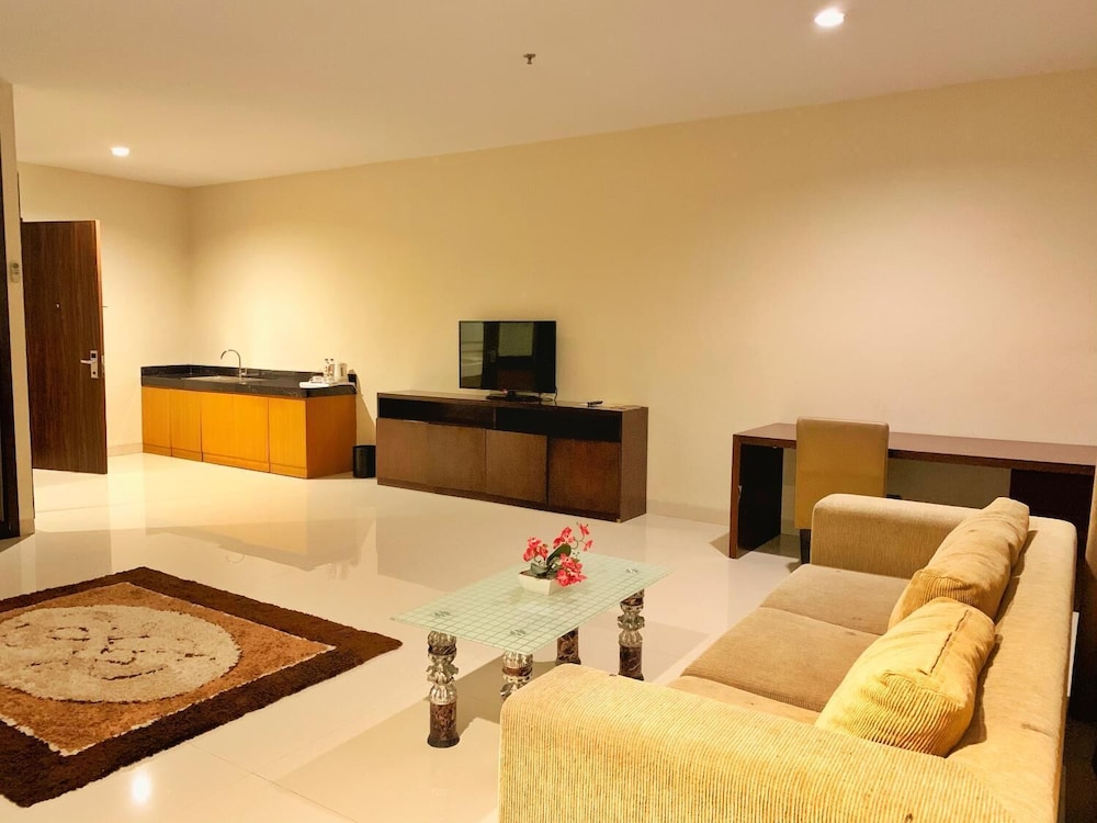 Ameera Hotel 26/37