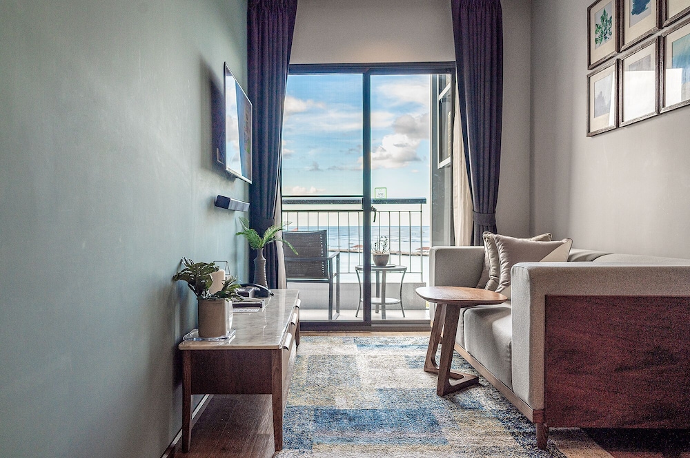 Oakwood Hotel Residence Sri Racha 44/83