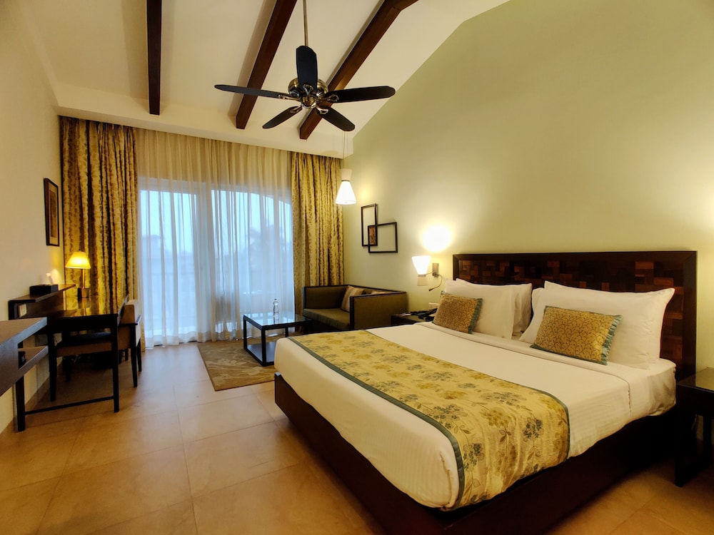 CLASSIC, DELUXE, KING BED