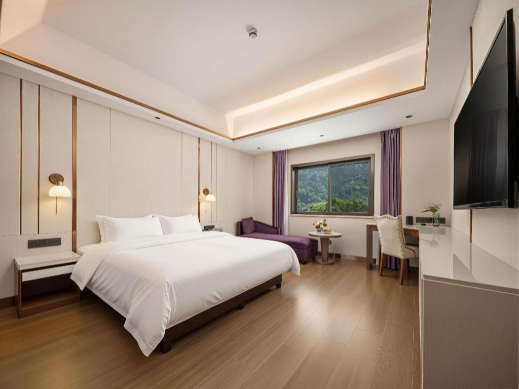 Yaoxi Dynasty Hotel 4/47