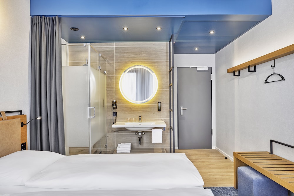 H2 Hotel Dusseldorf Seestern 15/30