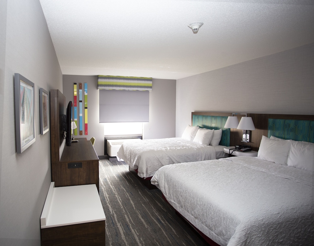 Hampton Inn Utica 9/31