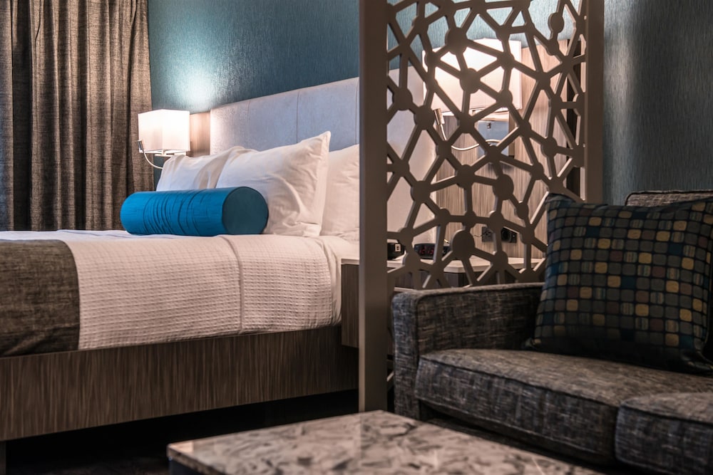 Best Western Plus Temecula Wine Country Hotel & Suites 17/34