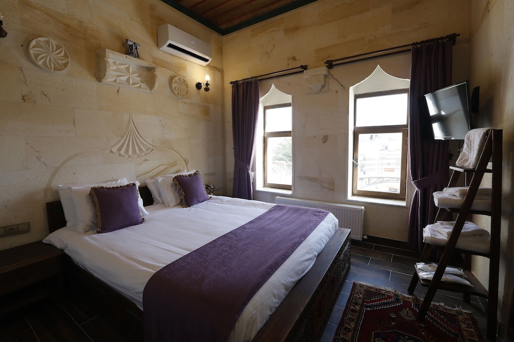 Ada Cave Suites 13/50