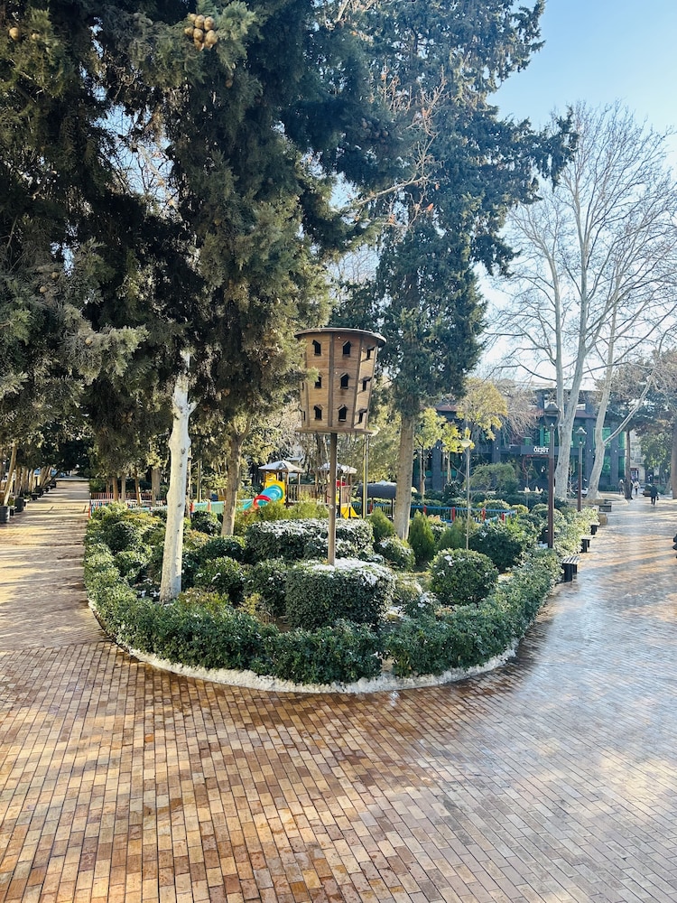 Khaghani Center Hotel 35/49