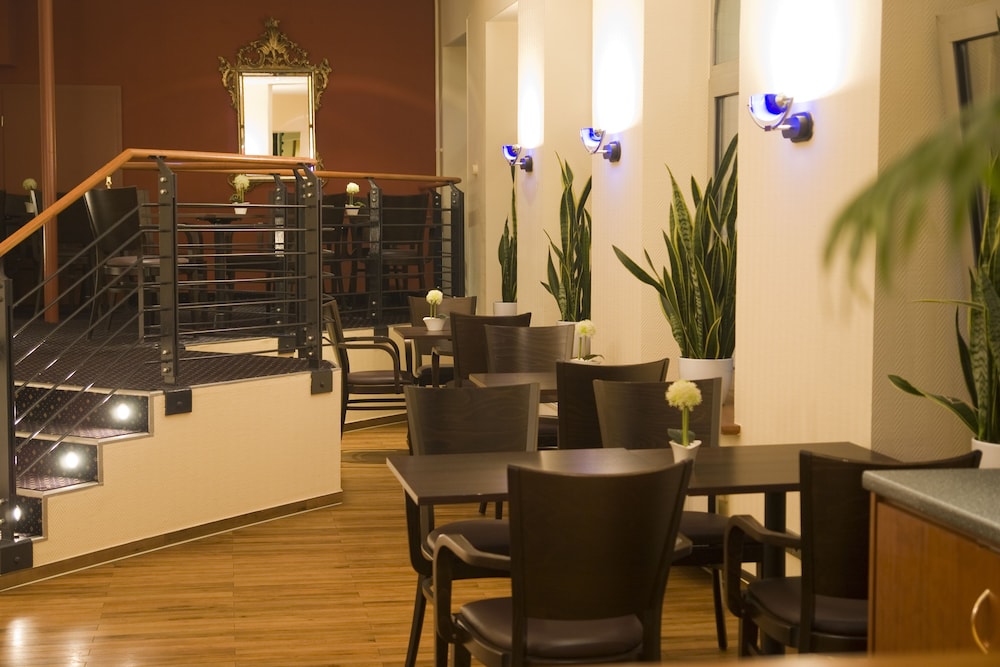 Hotel Furst Bismarck 40/43