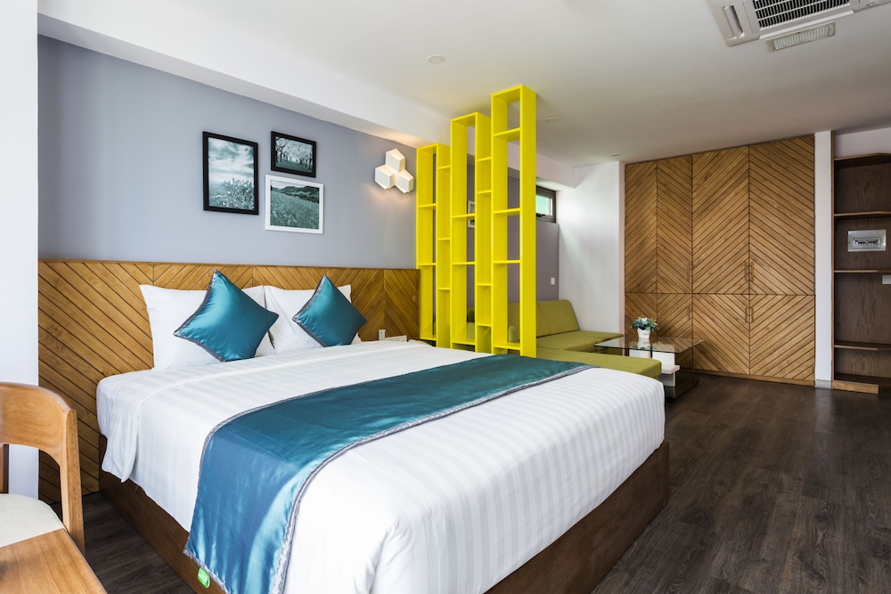 Venue Hotel 12/50