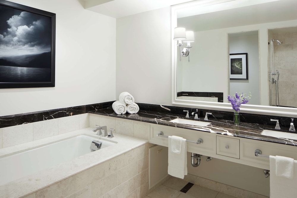 Waldorf Astoria Atlanta Buckhead 23/80