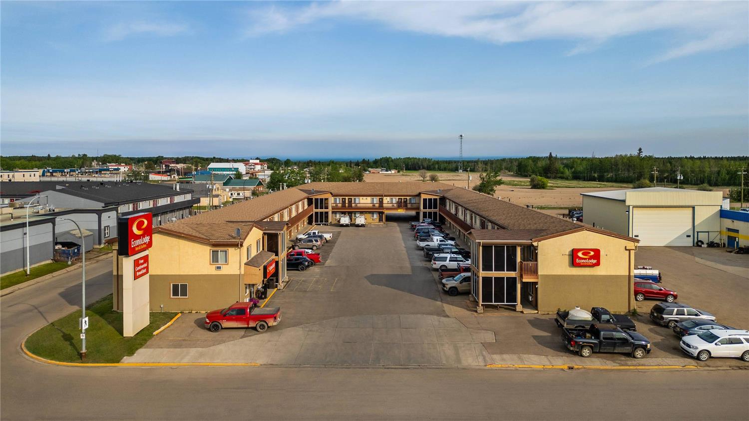 Econo Lodge Inn & Suites High Level, AB 26/29