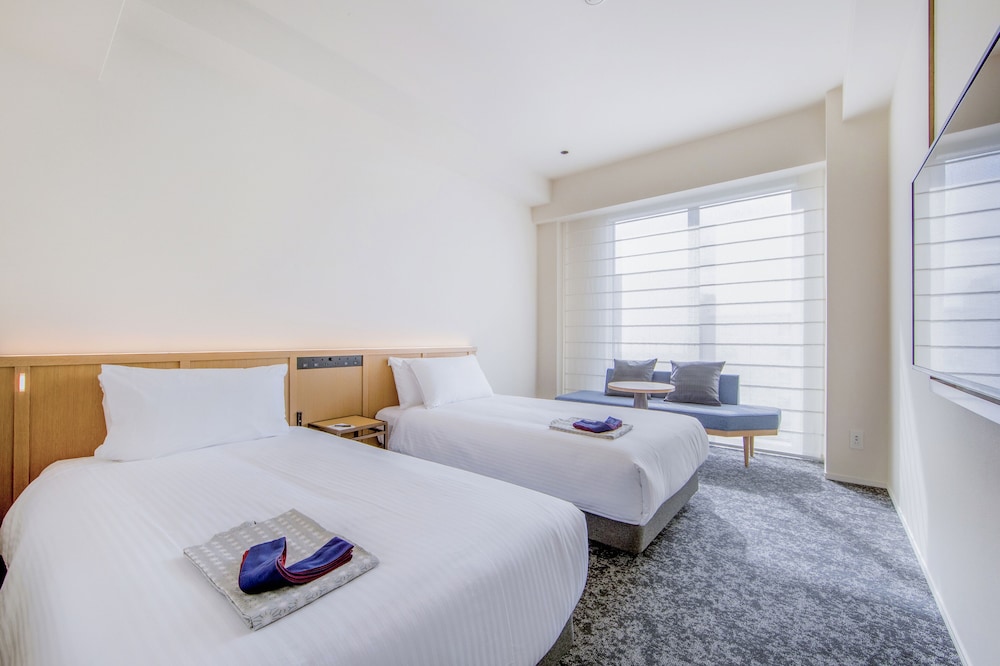 SUPERIOR, TWIN BEDS