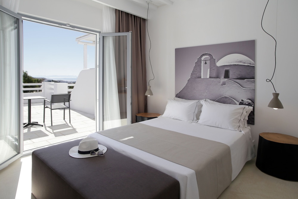 DELUXE, SUITE, SEA VIEW