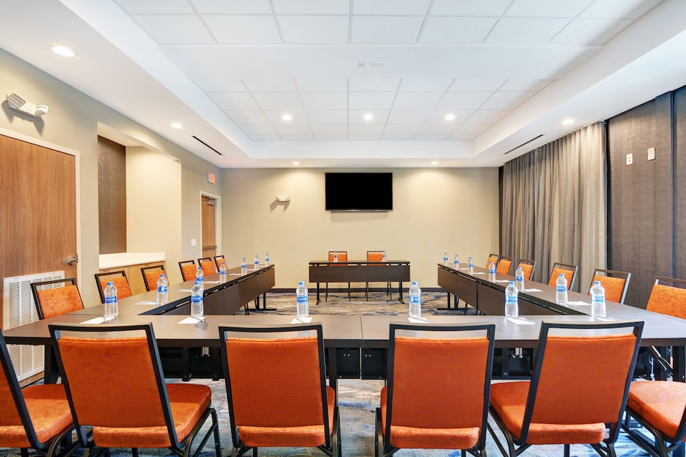 Fairfield Inn & Suites By Marriott Houston Nasa/Webster 40/43