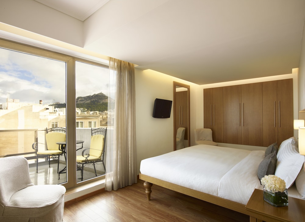 Titania Hotel 16/48