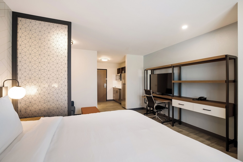 Everhome Suites San Bernardino - Loma Linda 23/59