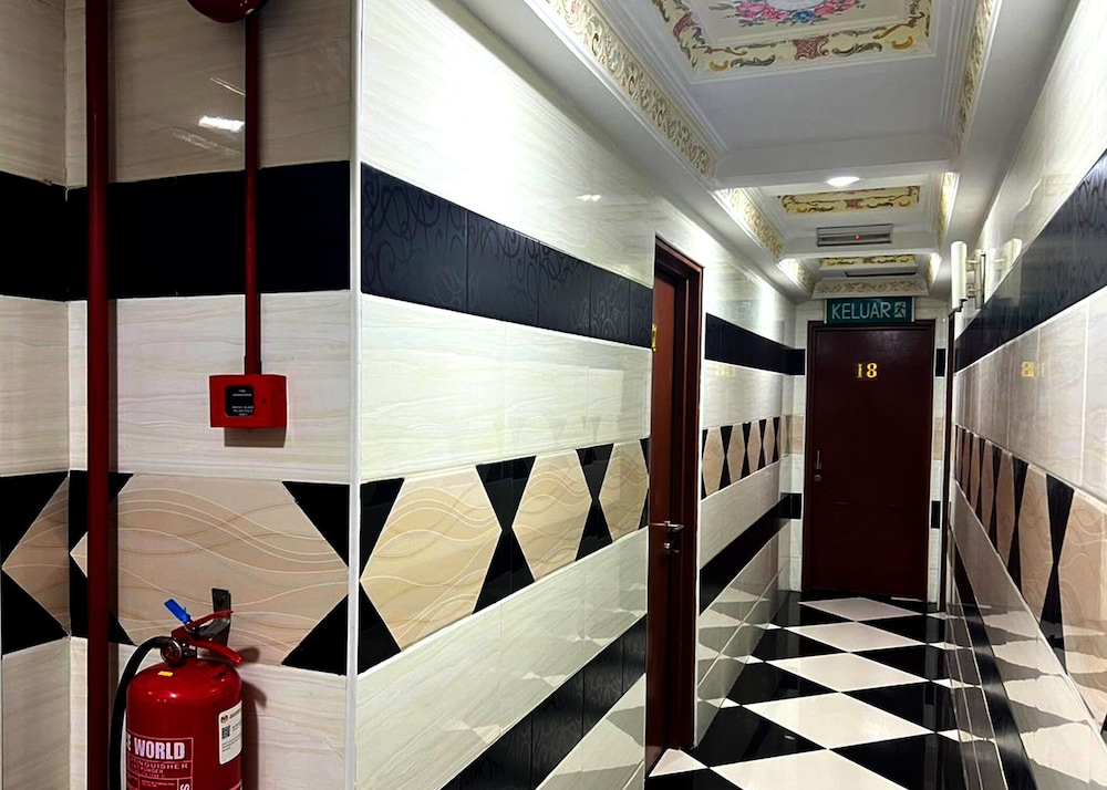 Kota Damansara Business Hotel 10/34