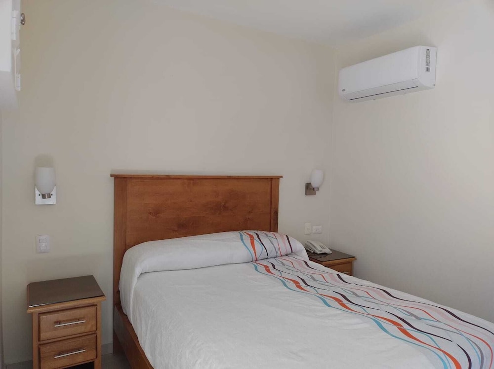 Hotel Baja 10/26