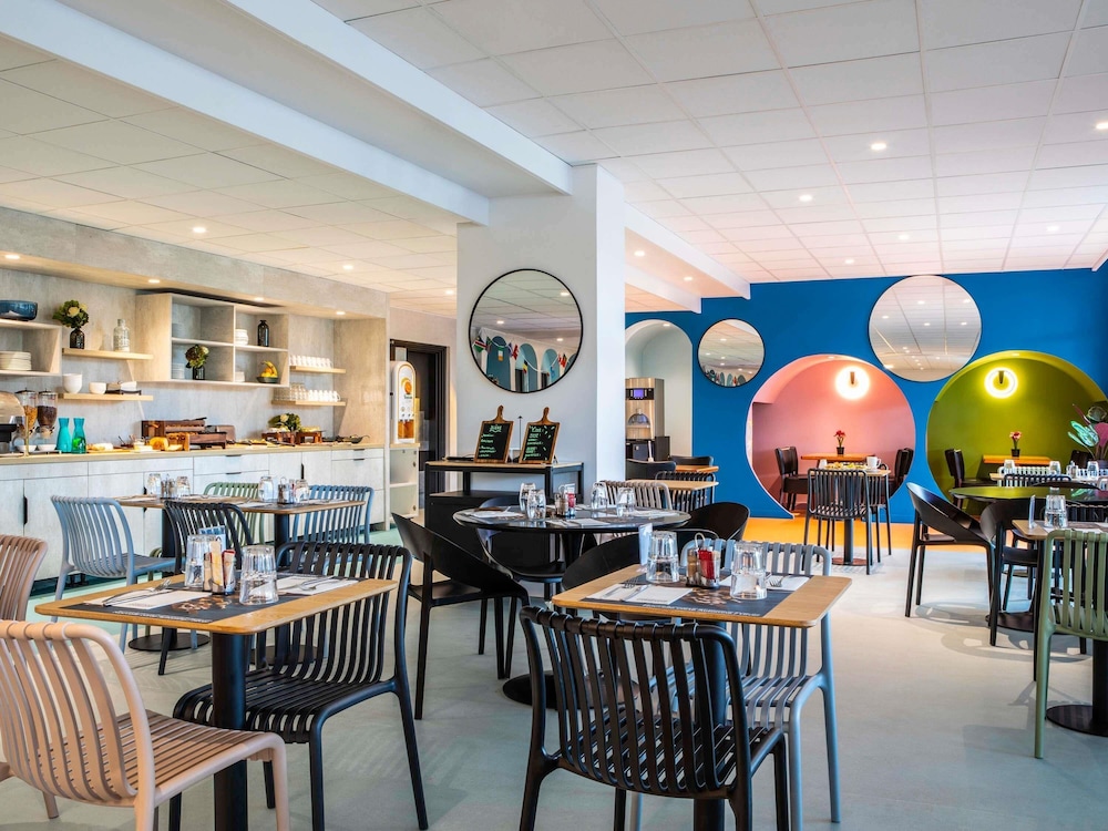 restaurant cafeteria