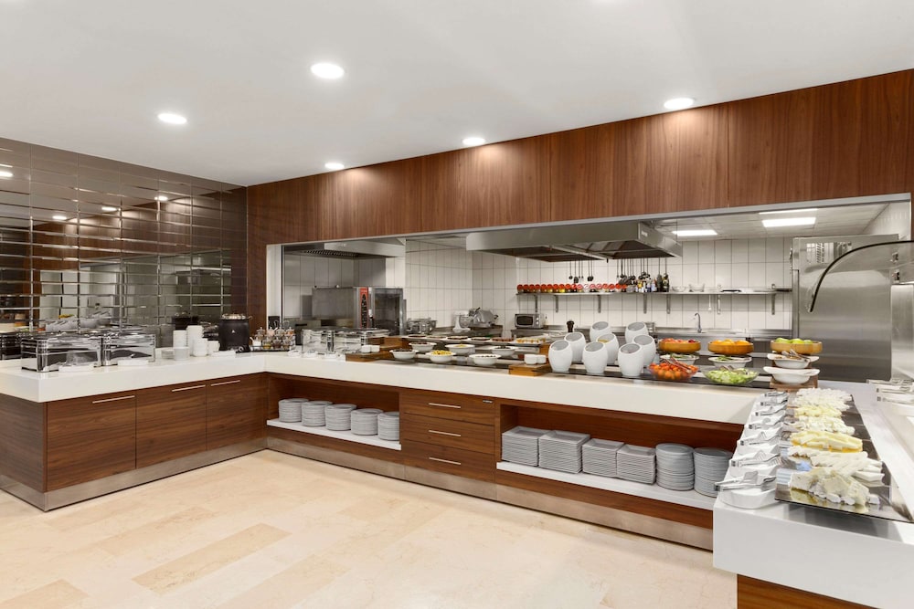 Ramada Encore by Wyndham Istanbul Kartal 37/47