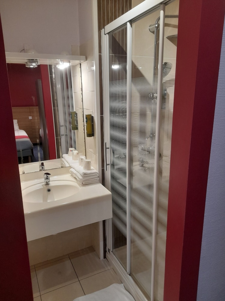 P'TIT DEJ-HOTEL COGNAC LA RESIDENCE 43/47