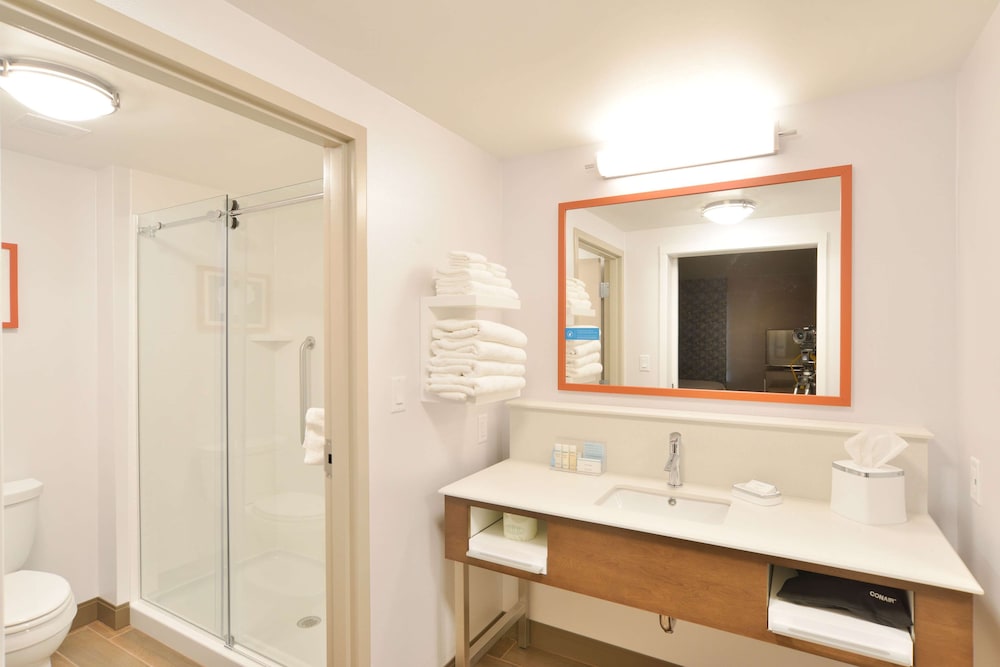 Hampton Inn & Suites Menomonie-UW Stout 11/39