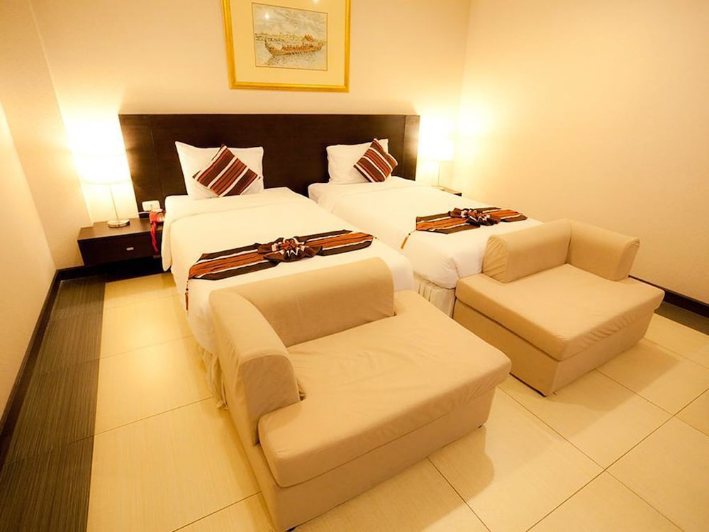 The Residence Airport Spa 11/19