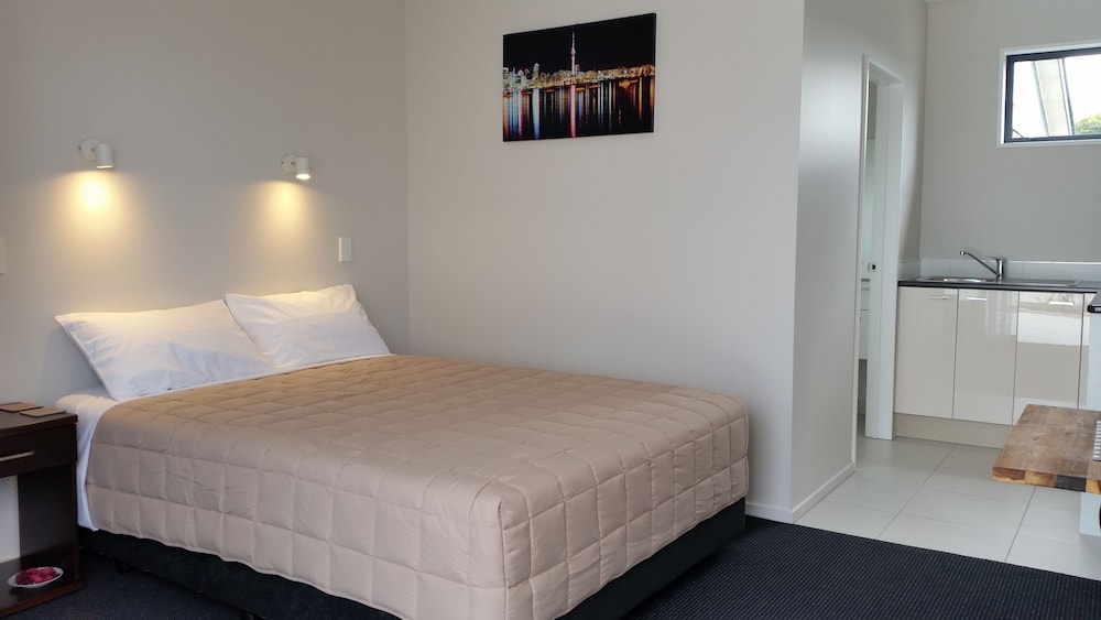 319 Addington Motel 5/38