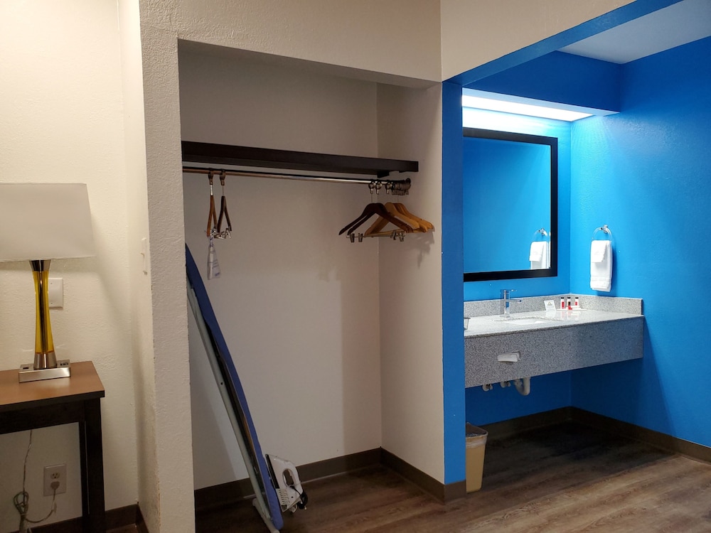 Days Inn by Wyndham Lexington 4/26