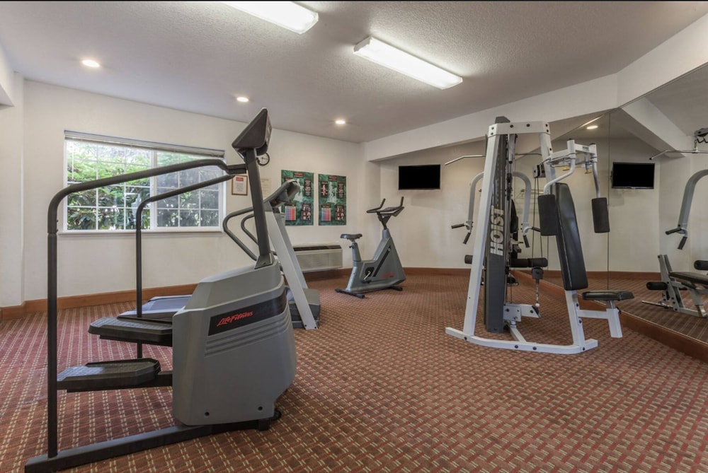 Ramada By Wyndham Portland 20/35