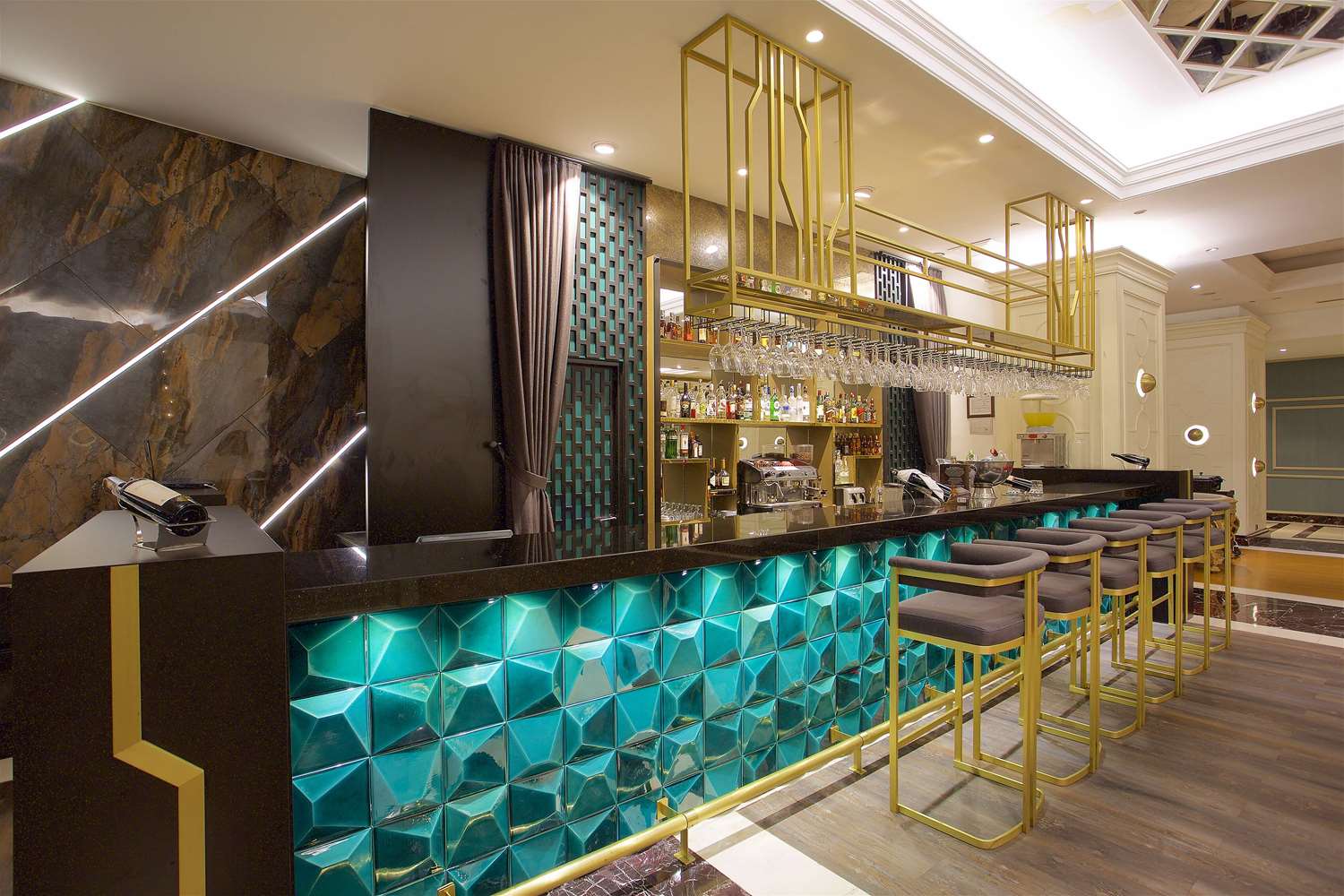 Ramada Hotel & Suites by Wyndham Istanbul Merter 18/24