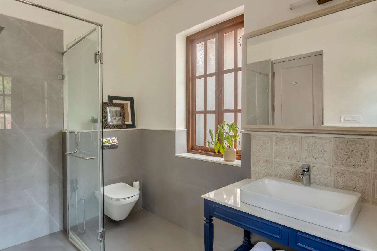 ELIVAAS 4 BHK with Pvt pool and Bar PinkSky 53/56