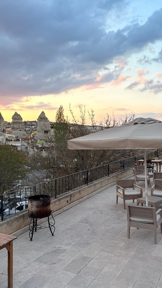 Nature Park Cave Hotel 45/46
