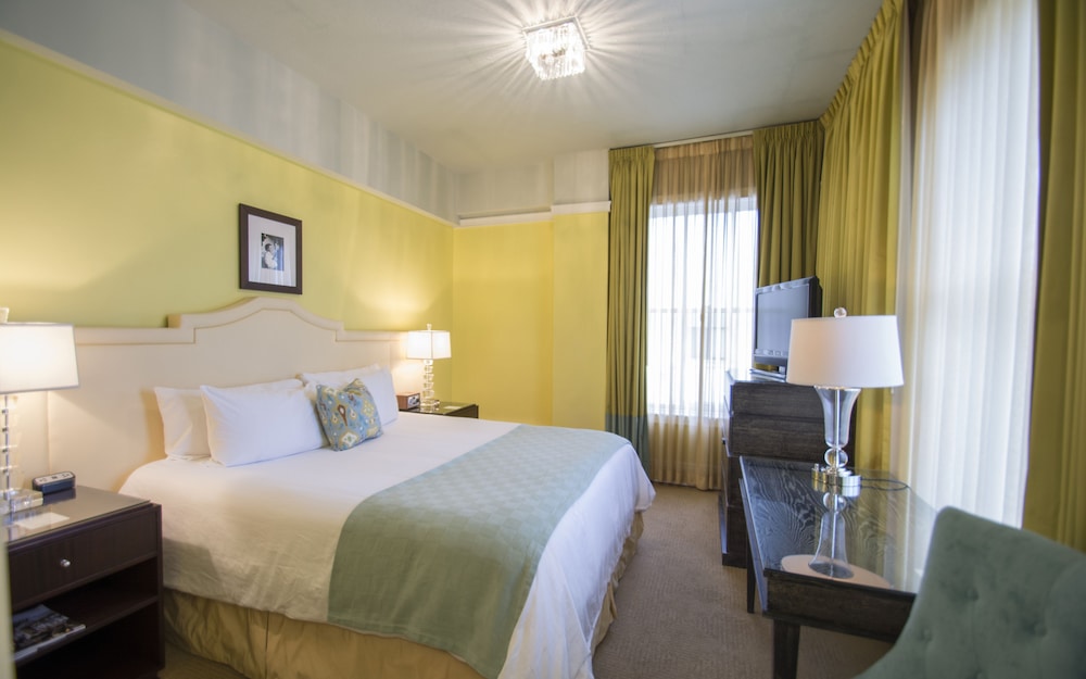 Hotel Deluxe Portland 8/41