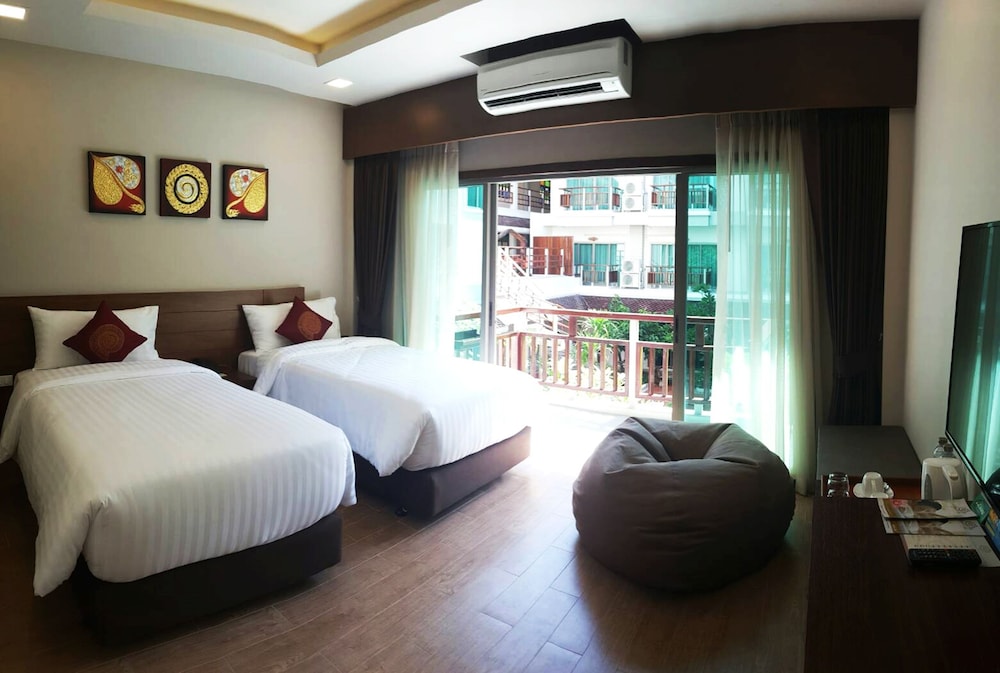 Crystal, Pool View، The Agate Pattaya Boutique Resort 4/5