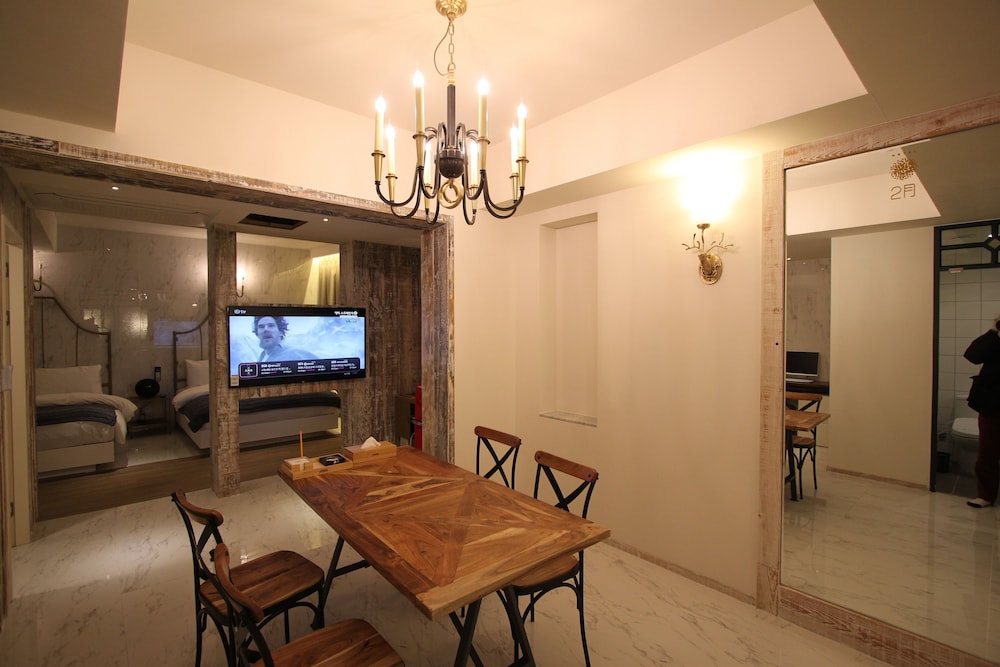 February Hotel Sungseo 37/67