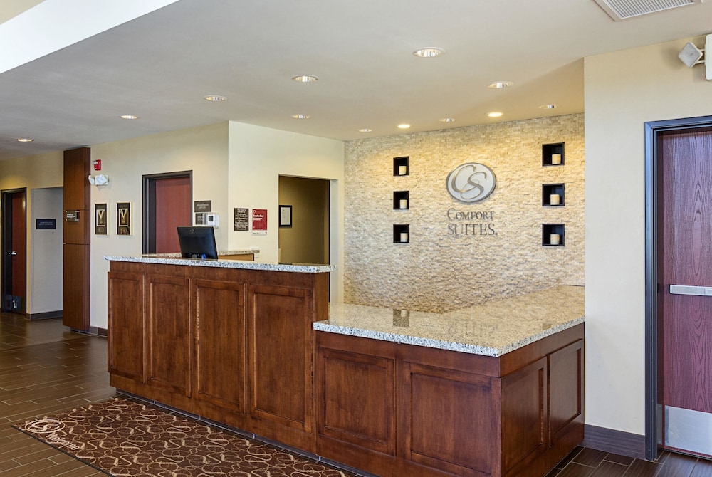 Comfort Suites & Conference Center Worthington MN 4/38