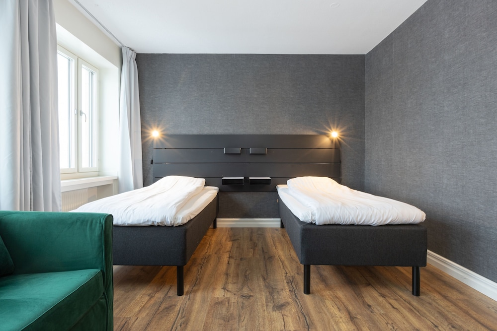 Hotel Victoria 6/50